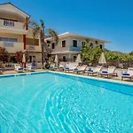 Oscar Villa & Studios
